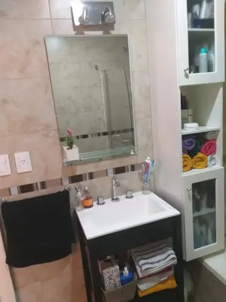 Hermoso PH dos ambientes en primer piso con balcón. Bajas expensas foto 1