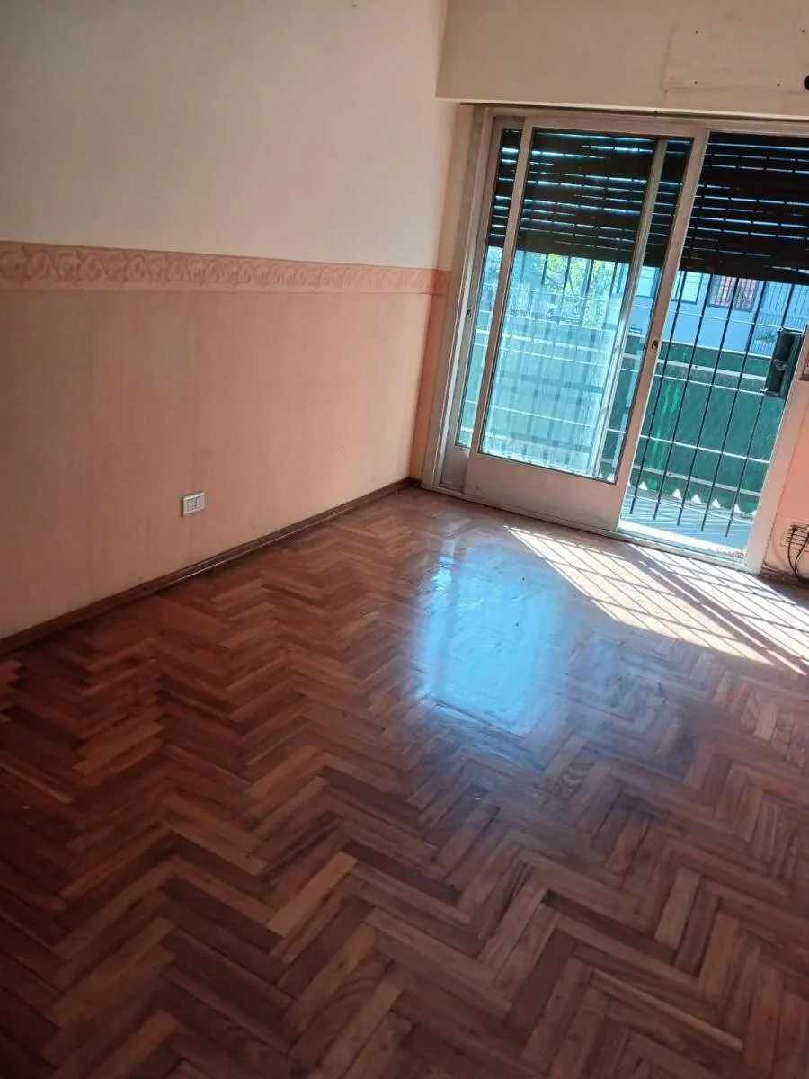 VENTA DEPARTAMENTO BOEDO 1 PISO POR ESC. foto 3