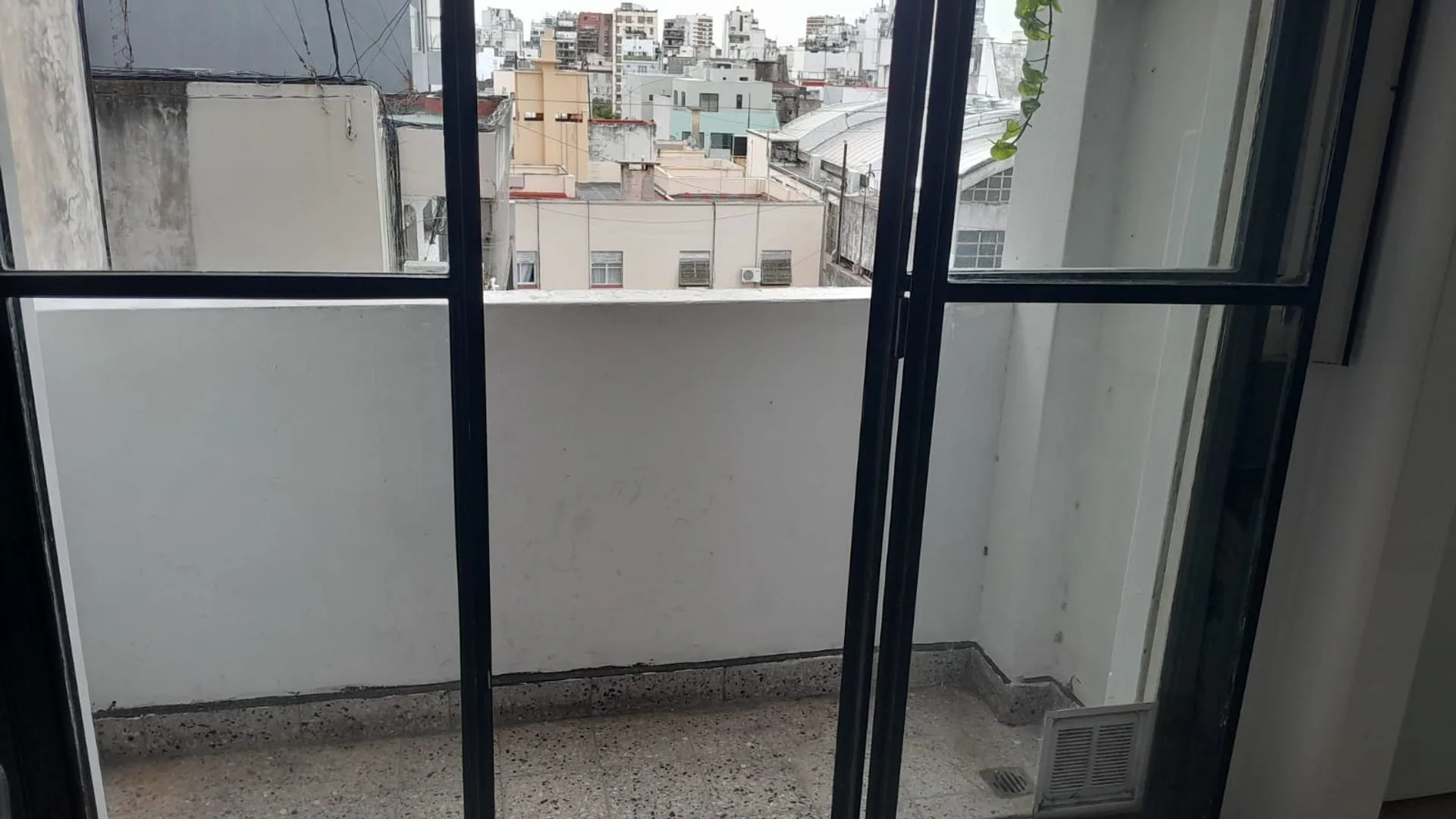 Venta Monoambiente con balcon foto 4