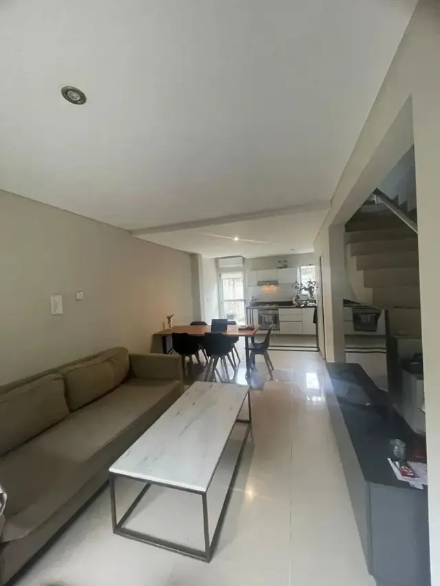 ALQUILER - DUPLEX 3 AMBIENTES CON PATIO Y COCHERA MORON
