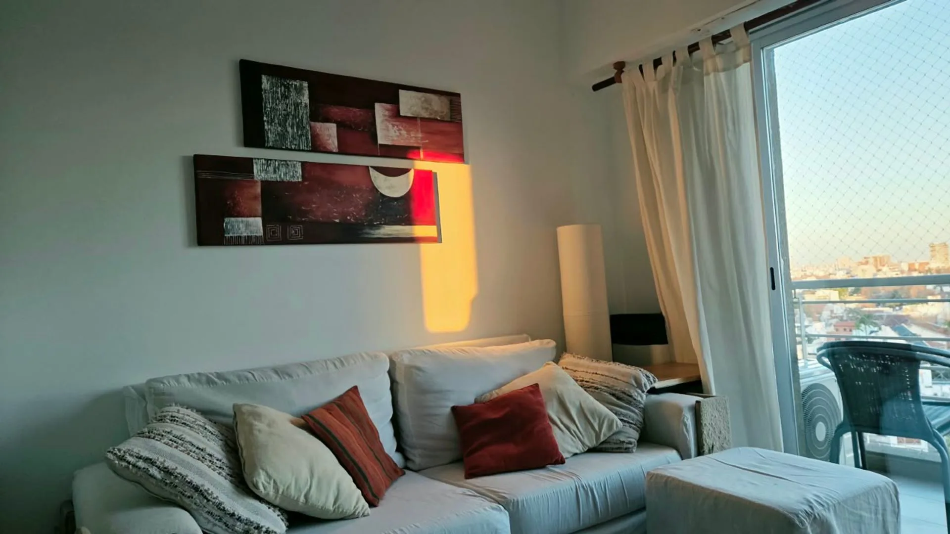 Dpto. 2 amb. piso alto/balcón y cochera Sáenz Peña