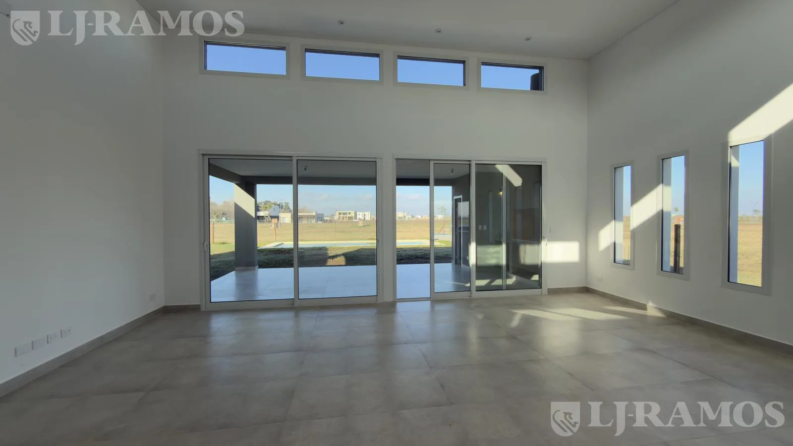 Casa en Venta a Estrenar en LAGO CENTRAL PG foto 2
