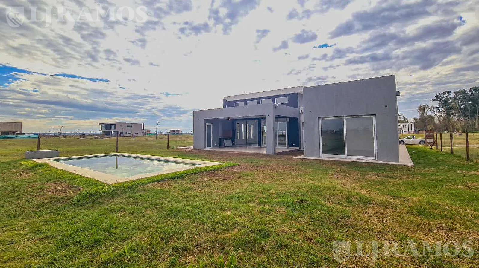 Casa en Venta a Estrenar en LAGO CENTRAL PG foto 4