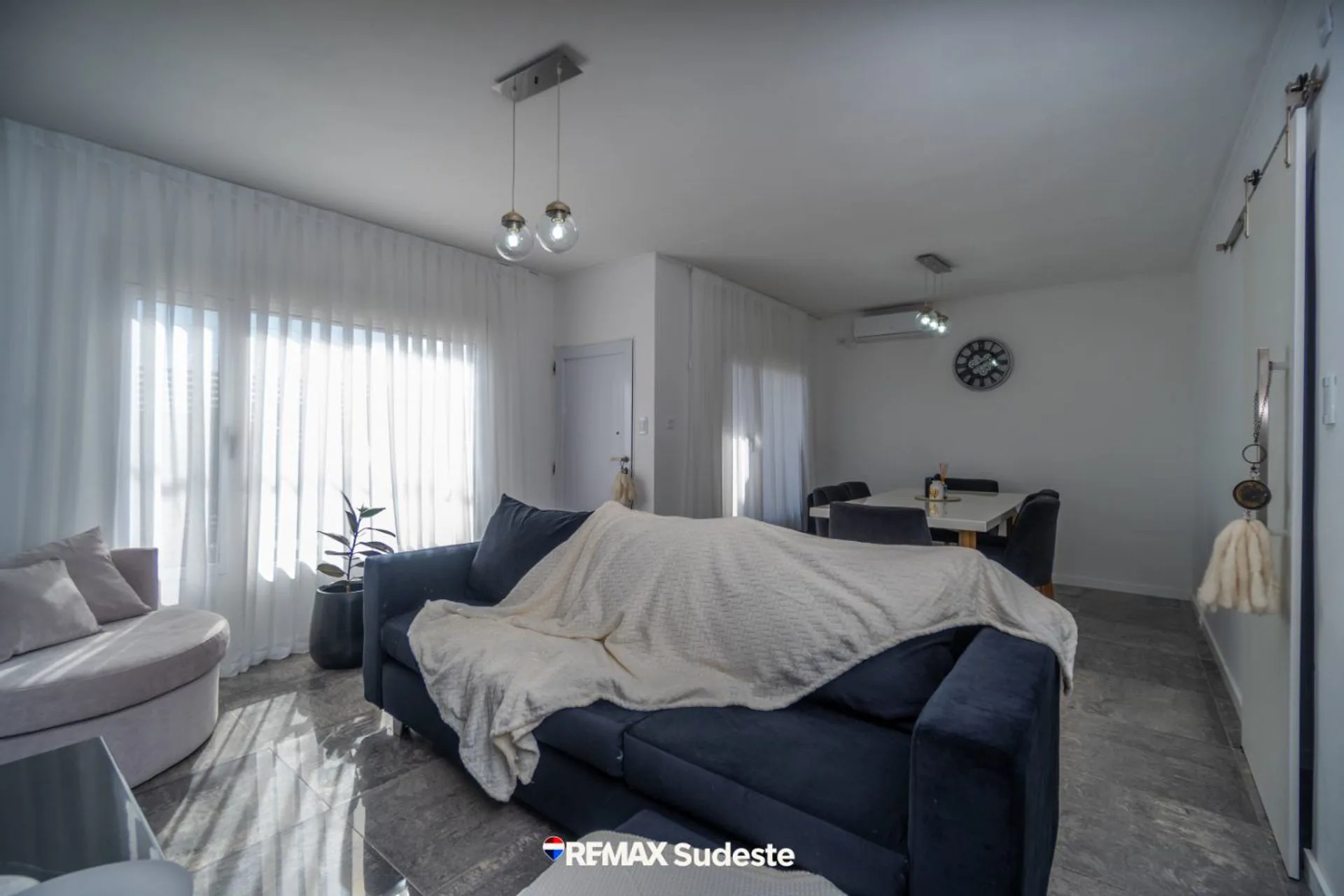 VENTA CASA EN DANIEL CERRI – PRIMERA JUNTA 565 foto 3