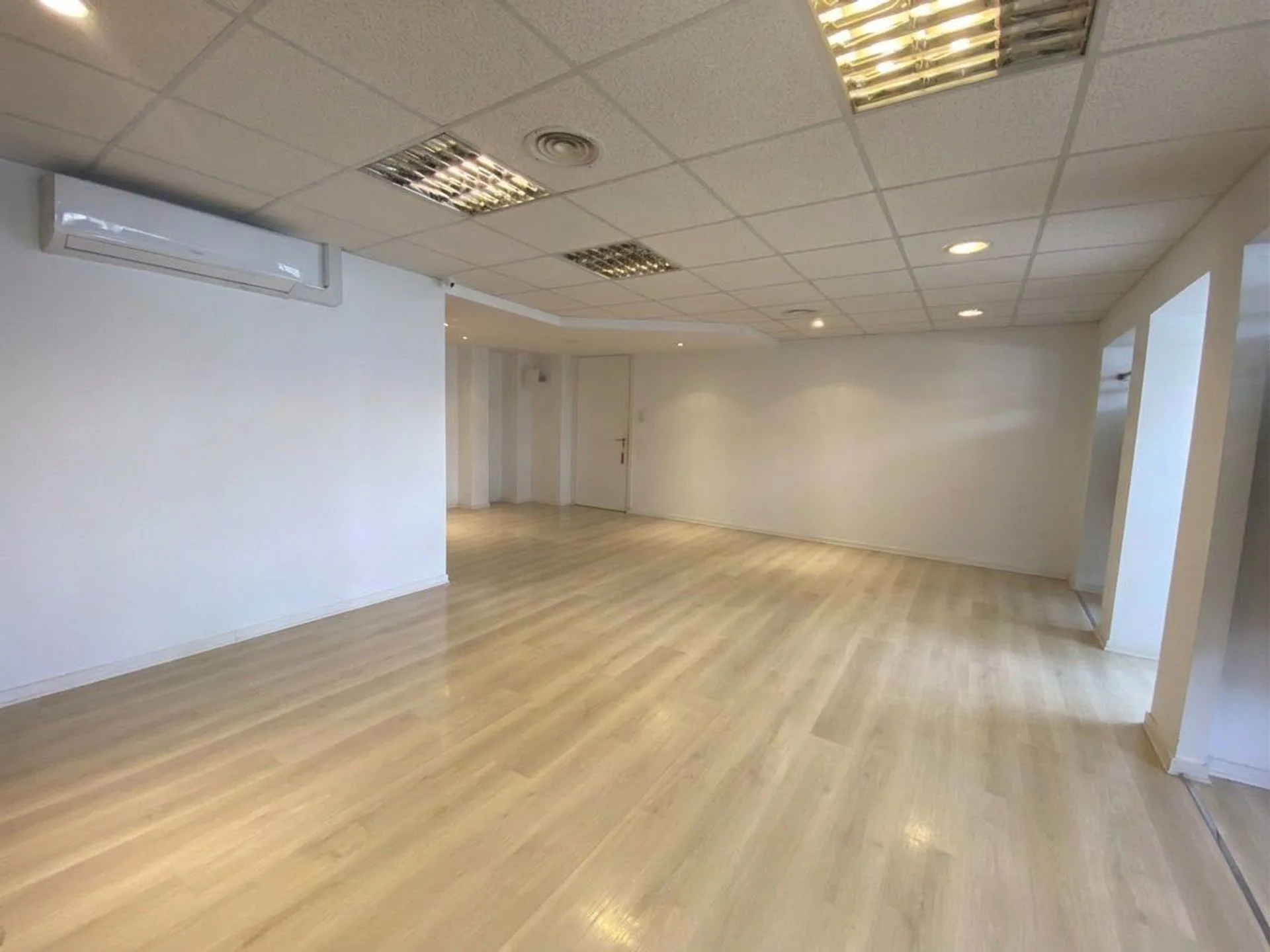 VENTA OFICINA, CON 2 COCHERAS, NORDELTA, FINANCIA foto 2