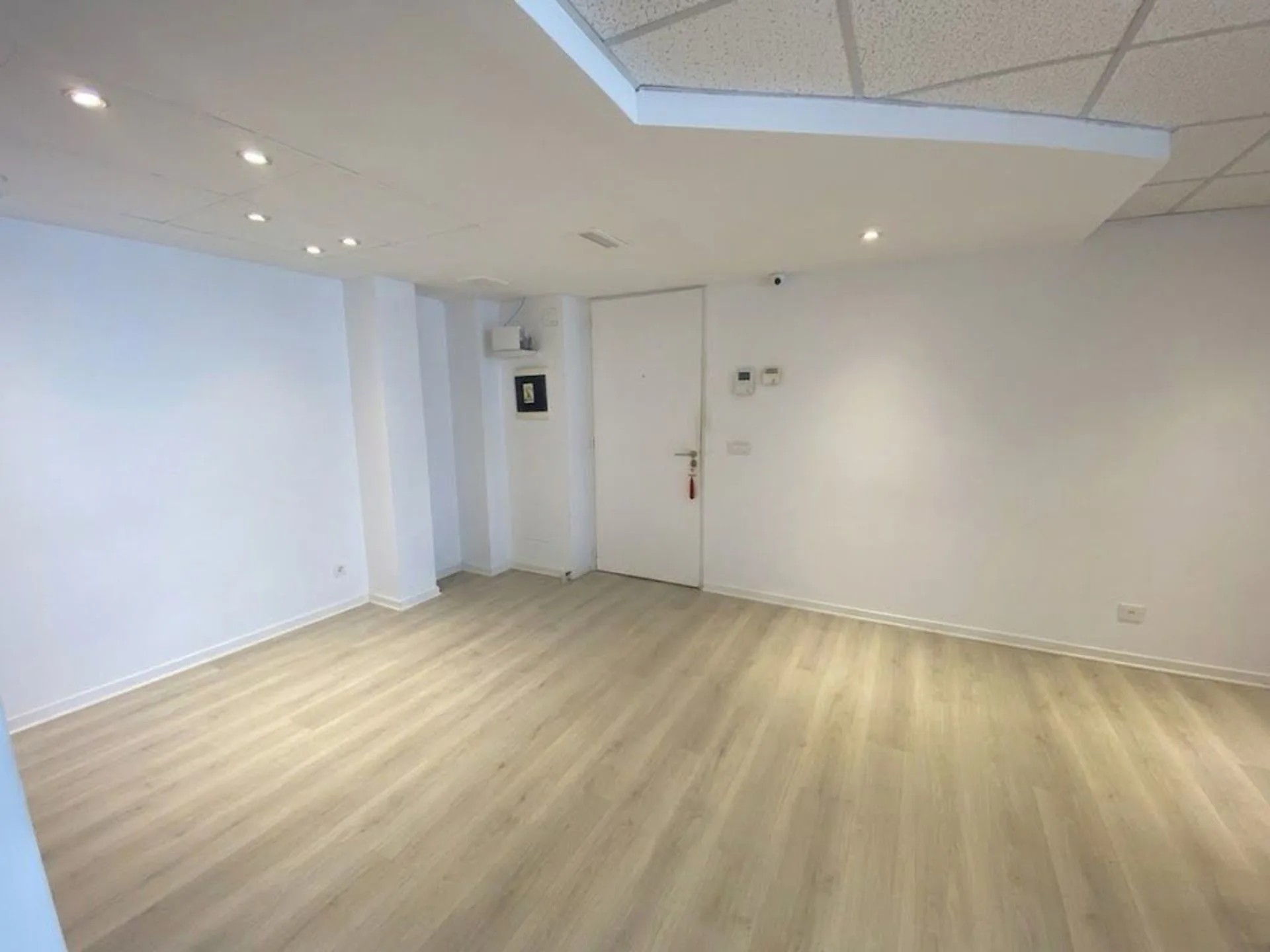 VENTA OFICINA, CON 2 COCHERAS, NORDELTA, FINANCIA foto 3
