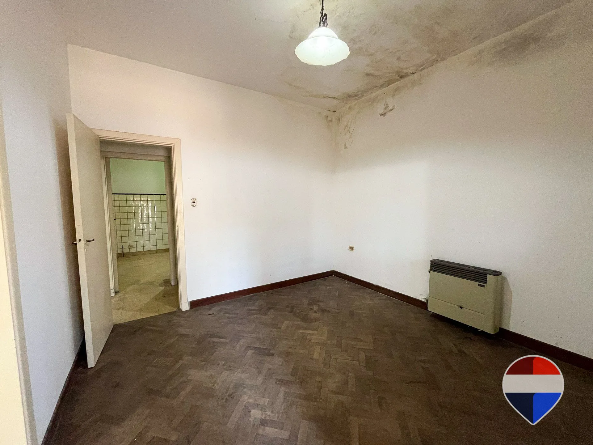 Casa 4 Amb. en Venta en Luis Guillón APTO CREDITO foto 3