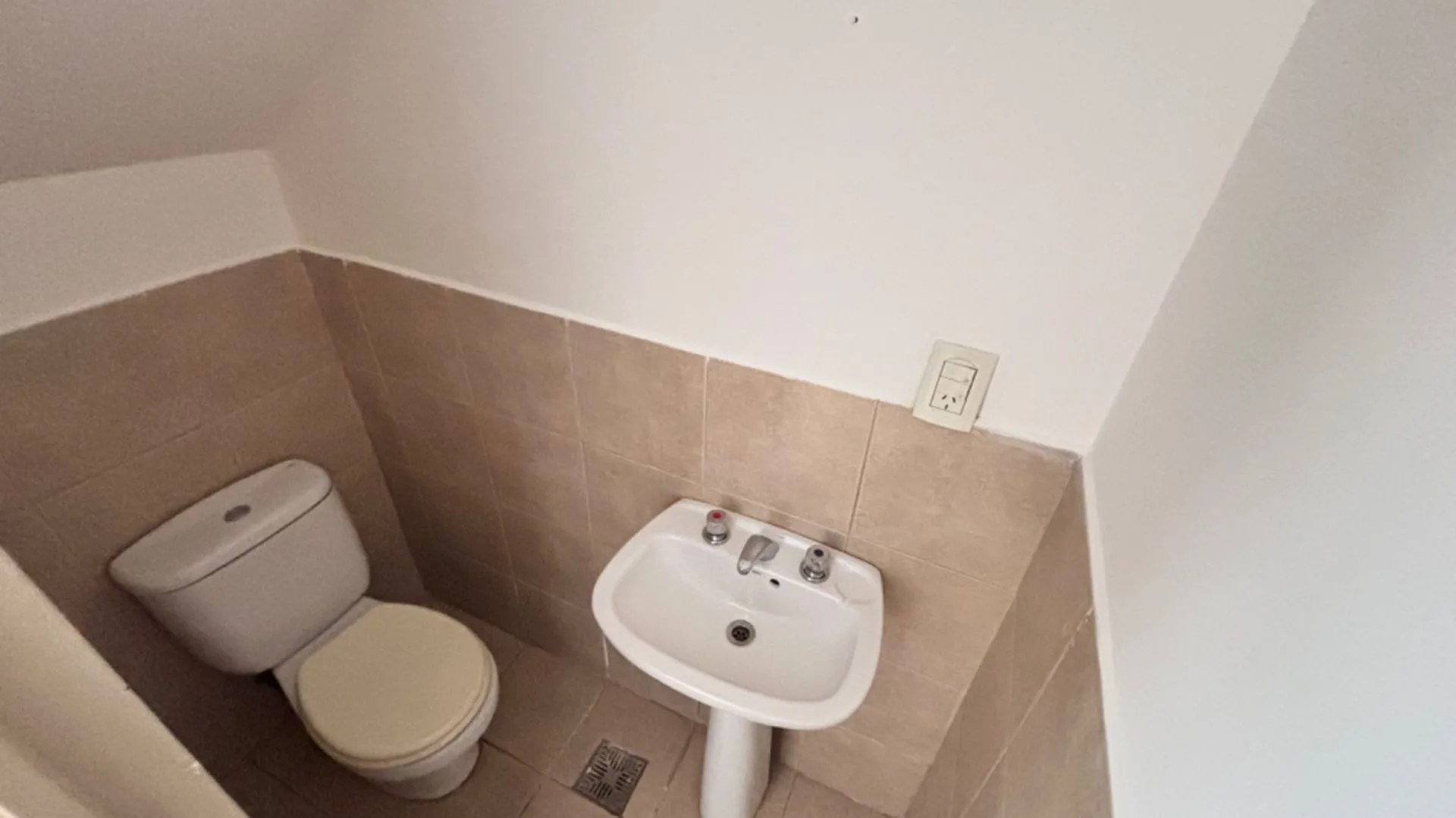 VENTA DUPLEX Bº SEMIPRIVADO SOLARES DE URQUIZA foto 5