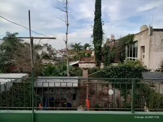 CASA DE TRES AMBIENTES A DOS CUADRAS DE AV ROLON. foto 5