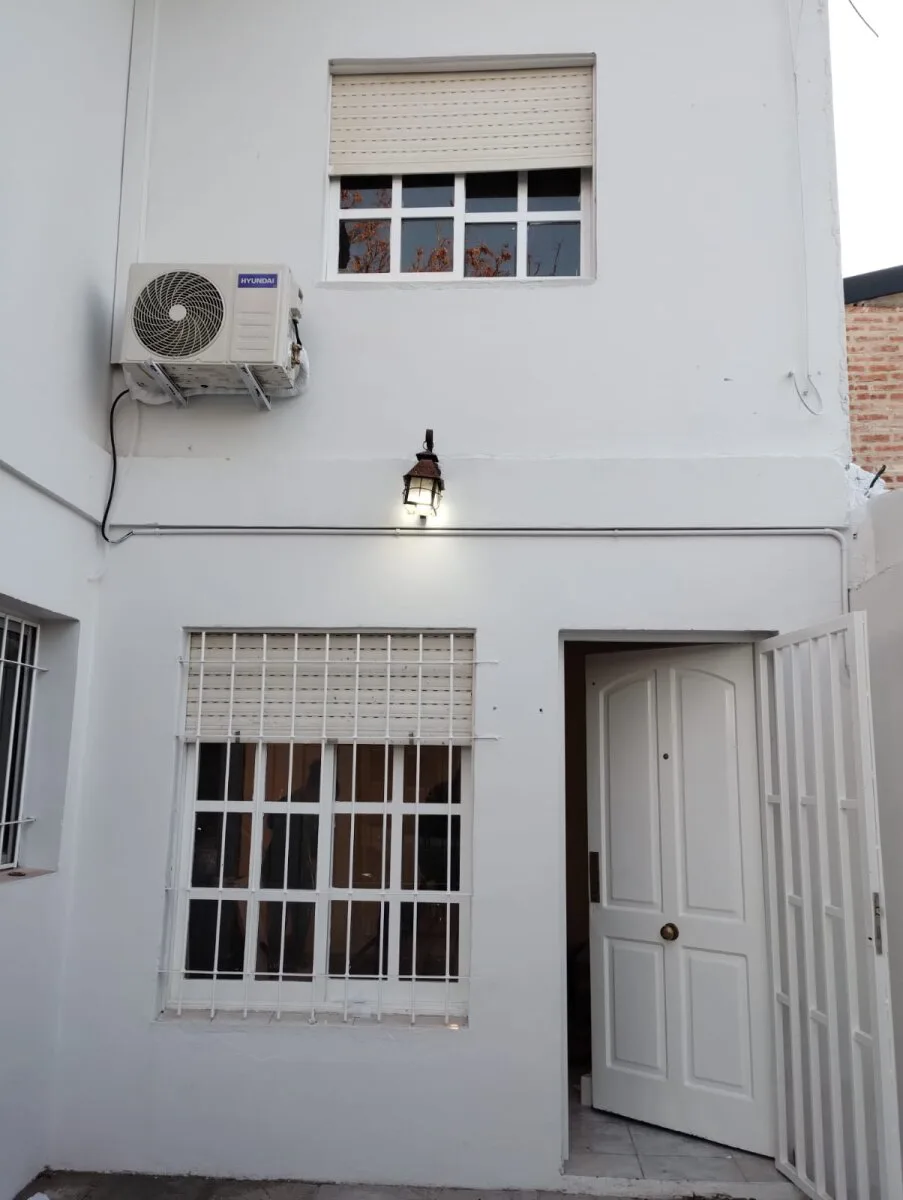 Duplex 2 dormitorios con entrada de vehiculo foto 2