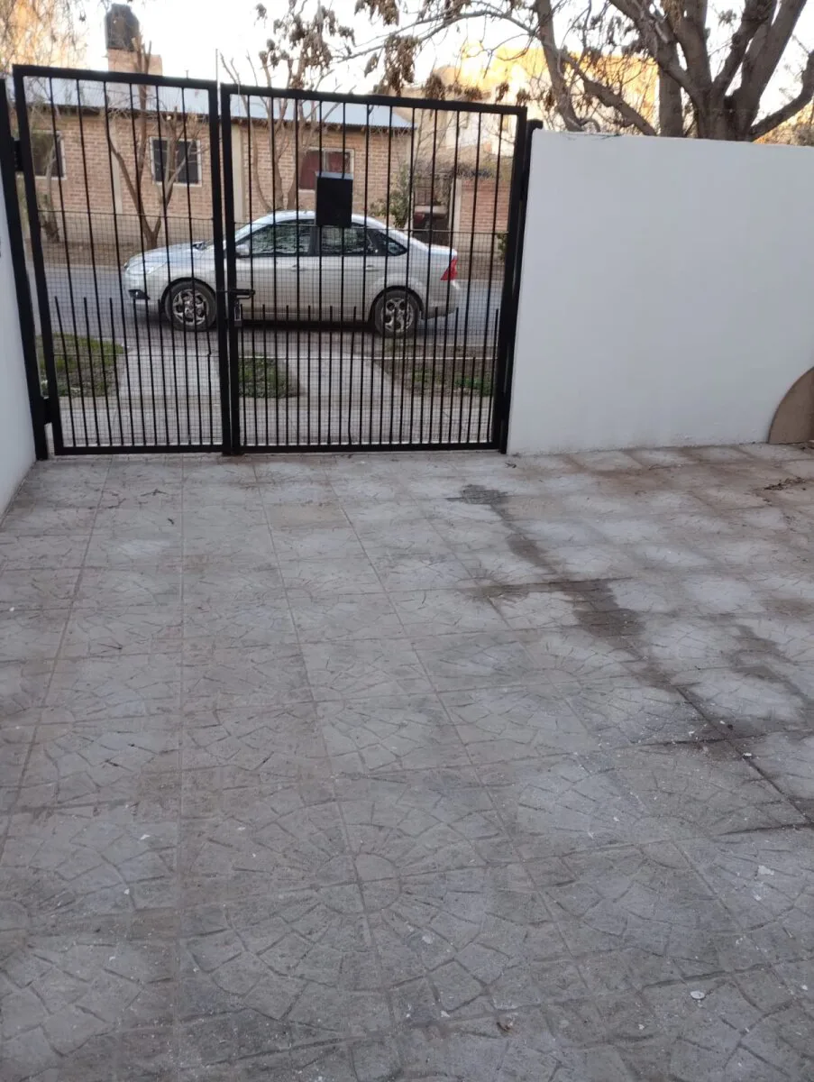Duplex 2 dormitorios con entrada de vehiculo foto 4