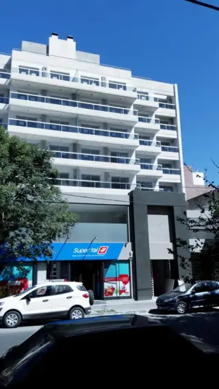 Departamentos de 1 y 2 Dorm. Categoria y Calidad sobre Ovidio Lagos,B° Gral Paz, construyo Henisa S.A , a estrenar foto 2