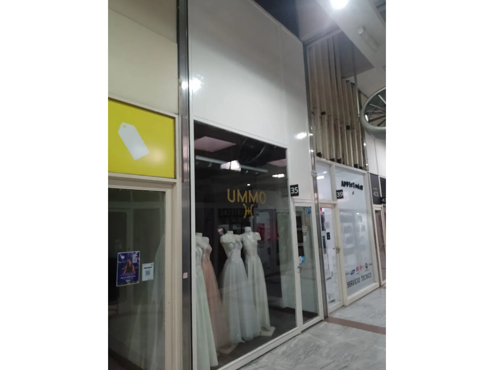 LOCALES EN VENTA EN LA TRADICIONAL GALERIA MARGA AV. CABILDO 2350 DESDE U$S 14900 foto 3