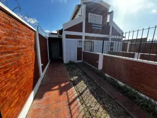 VENTA PH 1 DORMITORIO CON PATIO Y COCHERA foto 2