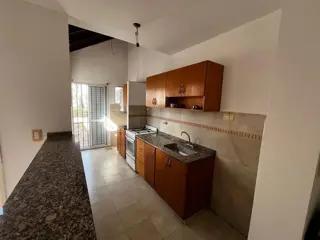 VENTA PH 1 DORMITORIO CON PATIO Y COCHERA foto 3