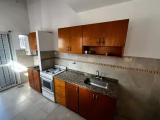 VENTA PH 1 DORMITORIO CON PATIO Y COCHERA foto 5