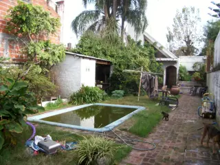 Chalet sobre amplio lote foto 2