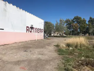 SE VENDE HERMOSO LOTE CON APTITUD COMERCIAL –VIEDMA- foto 1