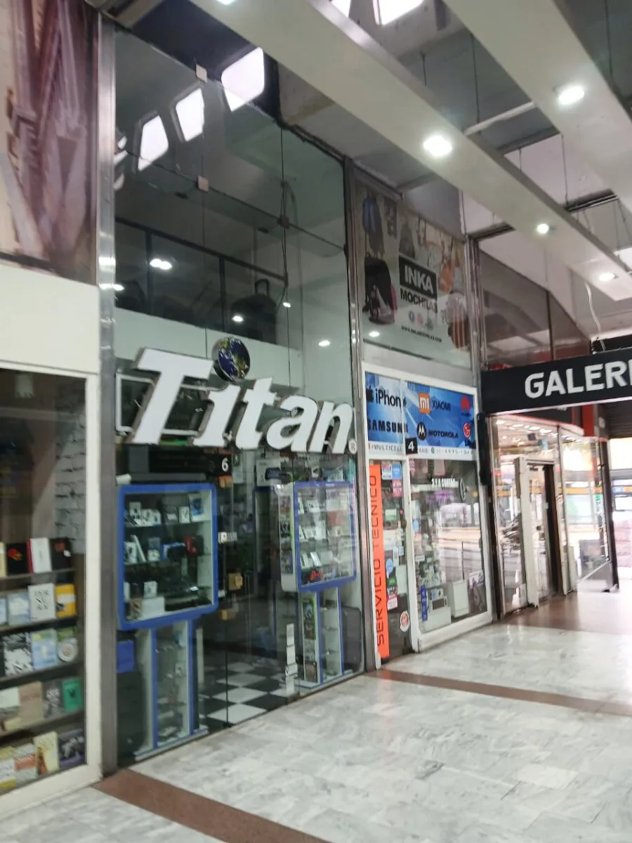 OPORTUNIDAD ESTRATEGICA LOCAL A MTS AV.CABILDO 2300 foto 2