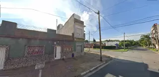 A498 Alquiler V. Luzuriaga Casa 3 Amb. sobre Miguel Cane al 1900 foto 3