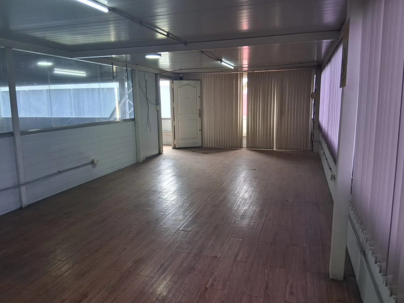 ALQUILER NAVE 1.800m2 MORENO Parque Industrial foto 5