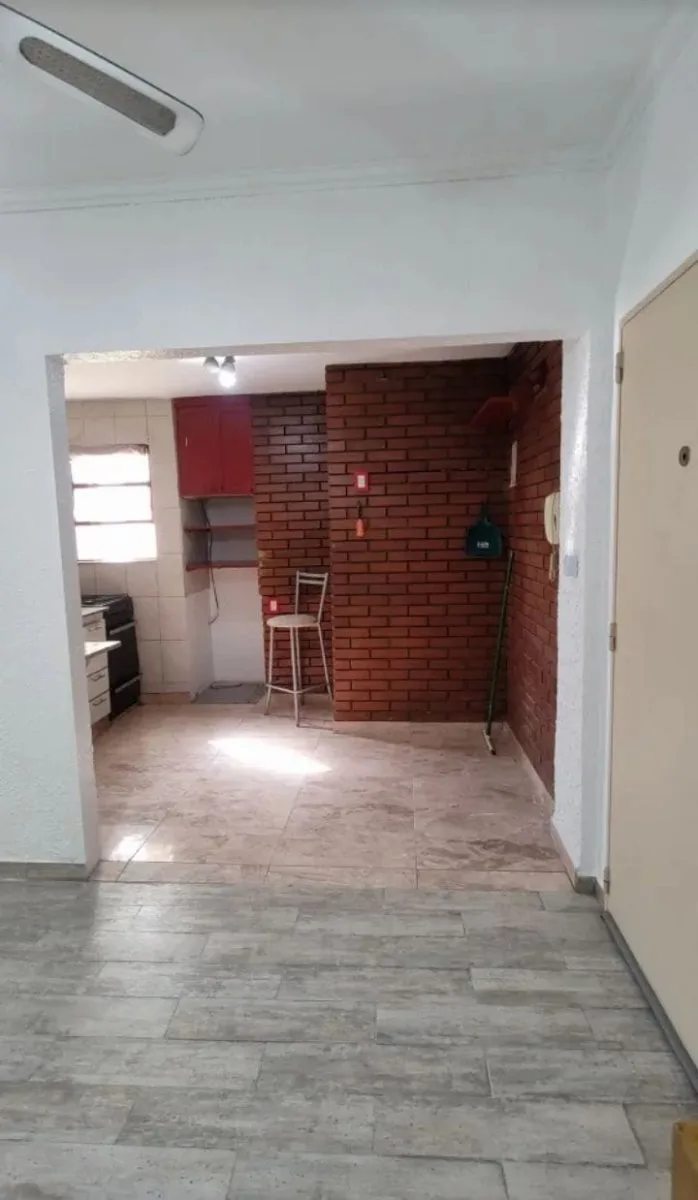 Se vende un departamanto de 2 ambientes luminoso - Parque Patricios foto 2