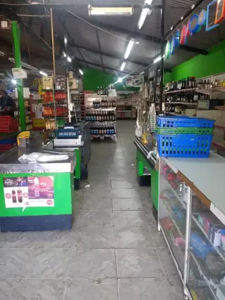 AUTOSERVICIO EN ALQUILER , EN LA CAPILLA FLORENCIO VARELA foto 2