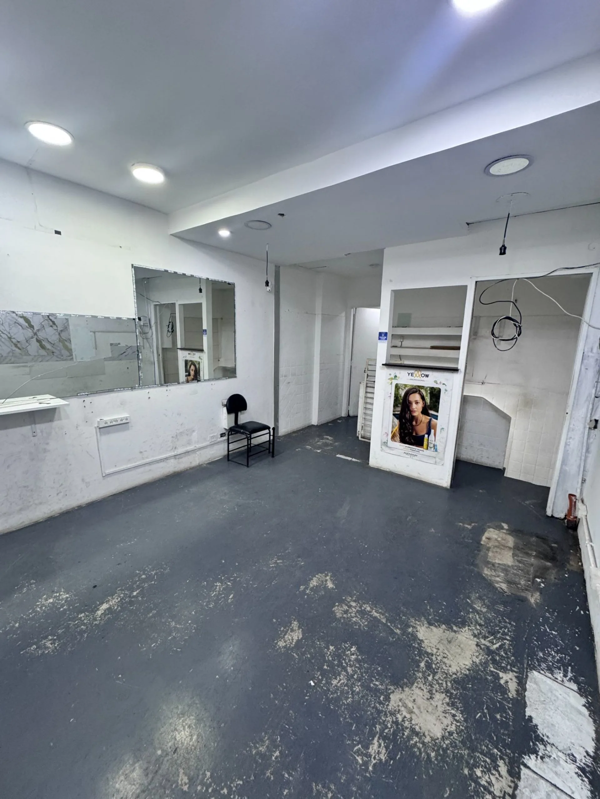 ALQUILER LOCAL COMERCIAL EN MICROCENTRO foto 4