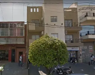 Departamento 2 ambientes en 2 ° Piso por Escalera foto 1