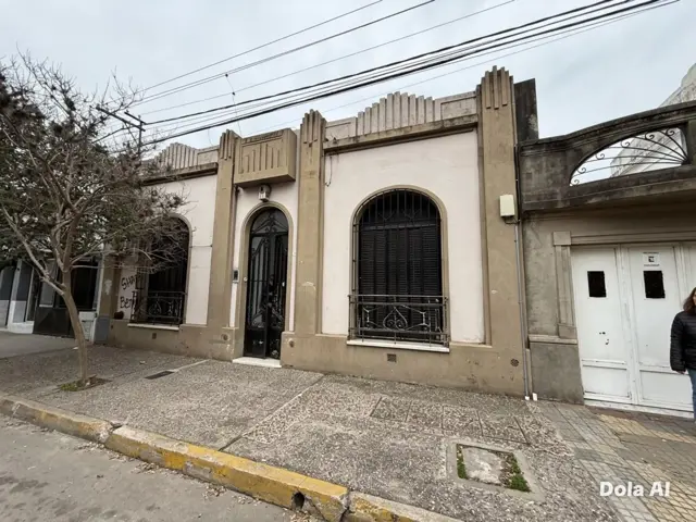 VENTA DE CASA CENTRICA 3 DORMITORIOS SAN NICOLAS D