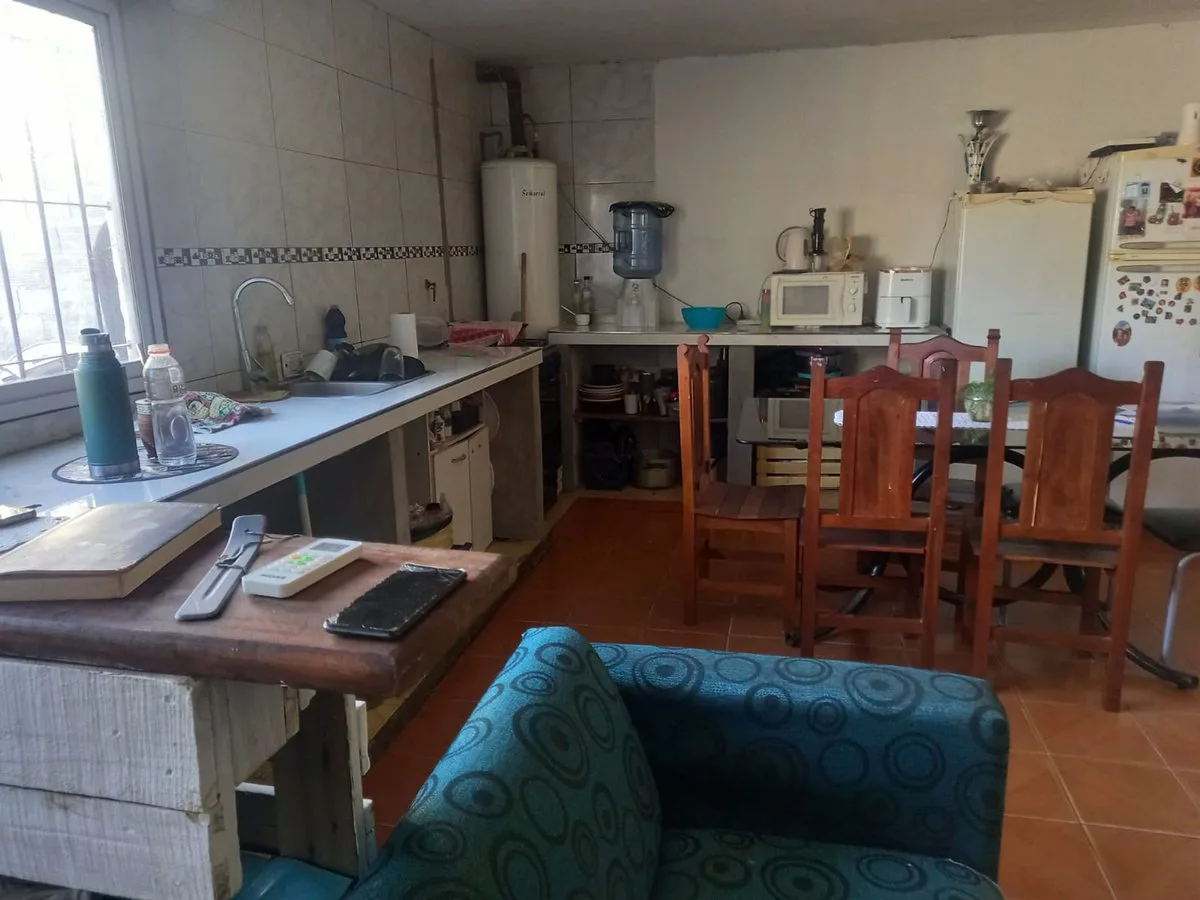 Casa 2 dormitorios  en venta en Los Hornos  jardín foto 4
