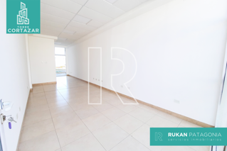 #Alquiler_RUKAN Local Comercial | TORRE CORTAZAR | Local 8 | 37 m2|Calle J. M. ESTRADA | Caleta Olivia foto 1