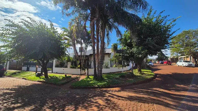 PRECIOSA PROPIEDAD EN VENTA EN ESQUINA - BARRIO SANTAHELENA.-GARUPÁ.APTA CRÉDITO HIPOTECARIO.