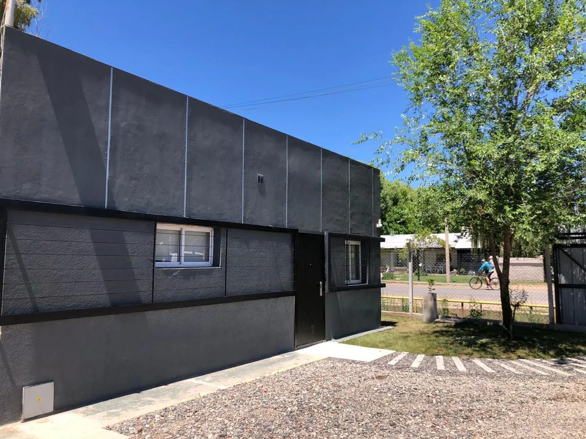 VENTA DE BASE INDUSTRIAL, PLOTTIER foto 5