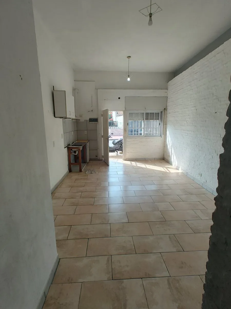 VENTA PH MONOAMBIENTE MORON, APTO CREDITO! foto 2