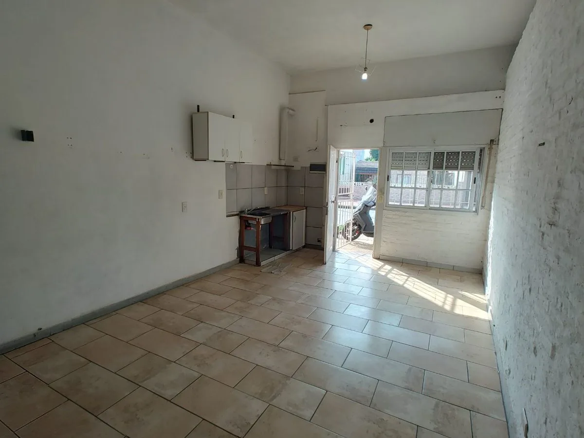 VENTA PH MONOAMBIENTE MORON, APTO CREDITO! foto 3