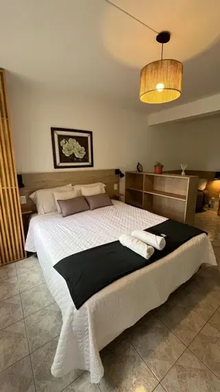 EXCELENTE DEPARTAMENTO EN EDIFICIO BARILOCHE NORTE -IDEALINVERSIONISTAS-APTO PROFESIONAL - USO TURISTICO - UBICADO A 300MTSDEL LAGO NAHUELHUAPIY 250 M foto 2