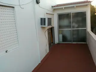 Ideal inversor. - Venta en bloque con renta - Planta baja alquilado. Planta alta libre. foto 4
