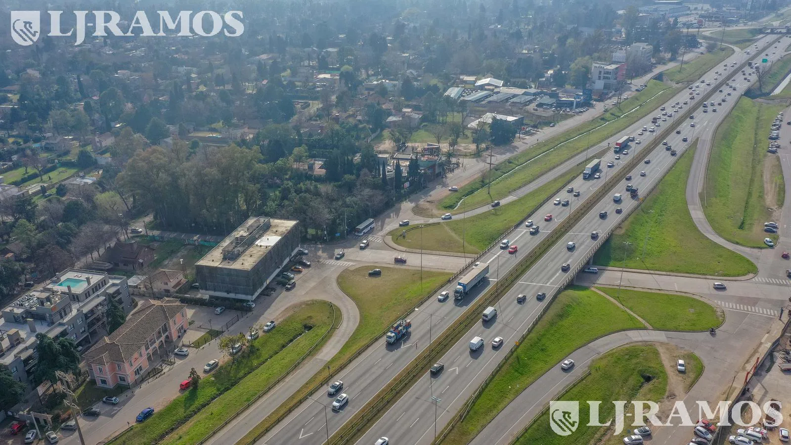 Oficina en VENTA - Panamericana 50, Pilar foto 2