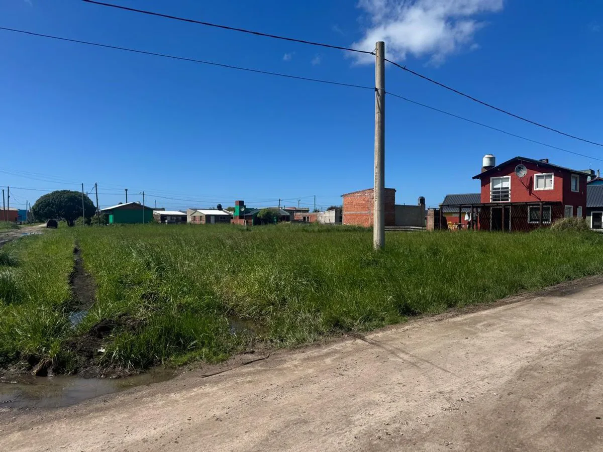 LOTE EN VENTA EN BARRIO CAMET NORTE DE 422 M foto 3