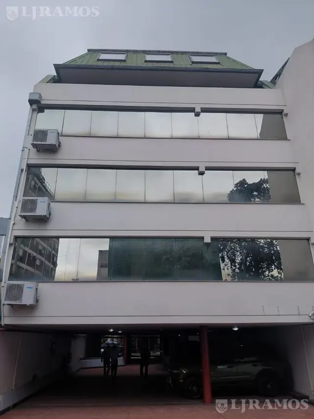 Oficina en venta de 1750 m2 en San Isidro