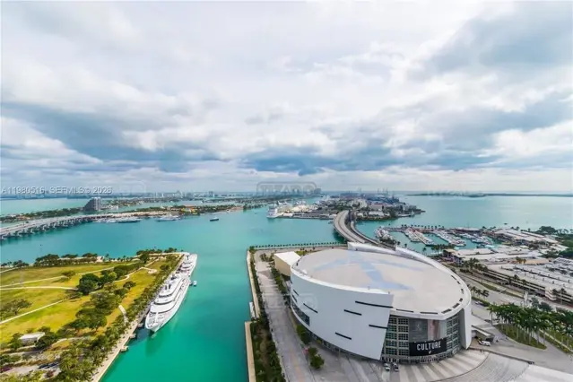 888 Biscayne Blvd #3506 800