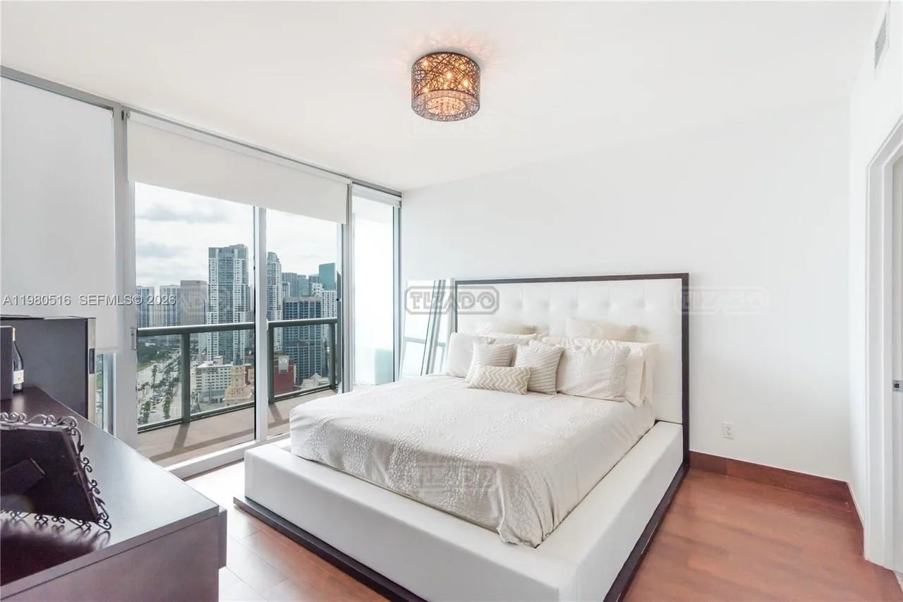 888 Biscayne Blvd #3506 800 foto 3