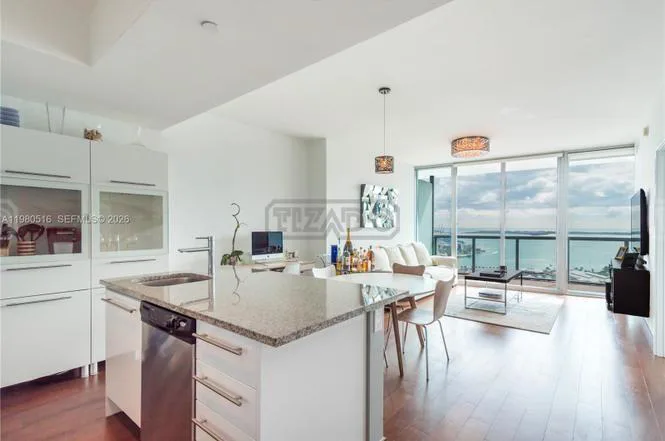 888 Biscayne Blvd #3506 800 foto 4