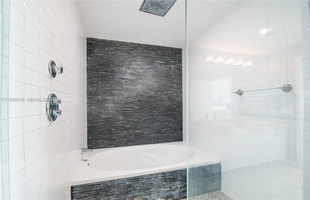 888 Biscayne Blvd #3506 800 foto 5