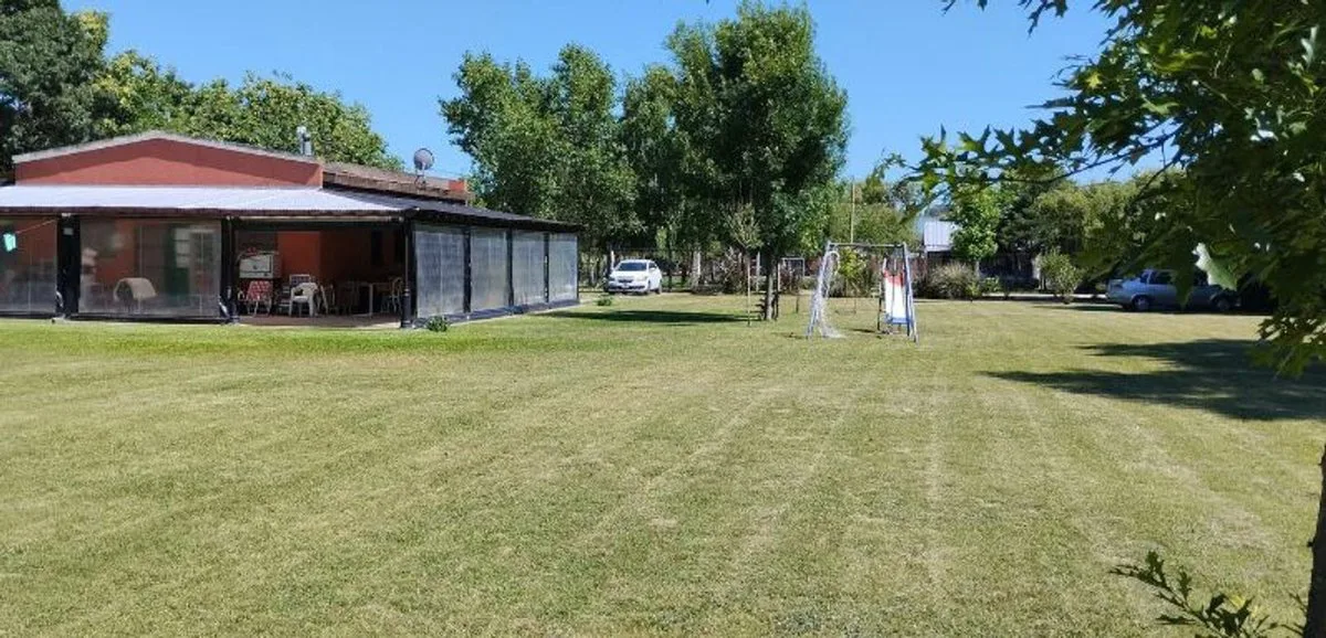 VENTA CASAQUINTA 3 AMBIENTES RUTA 28 foto 2