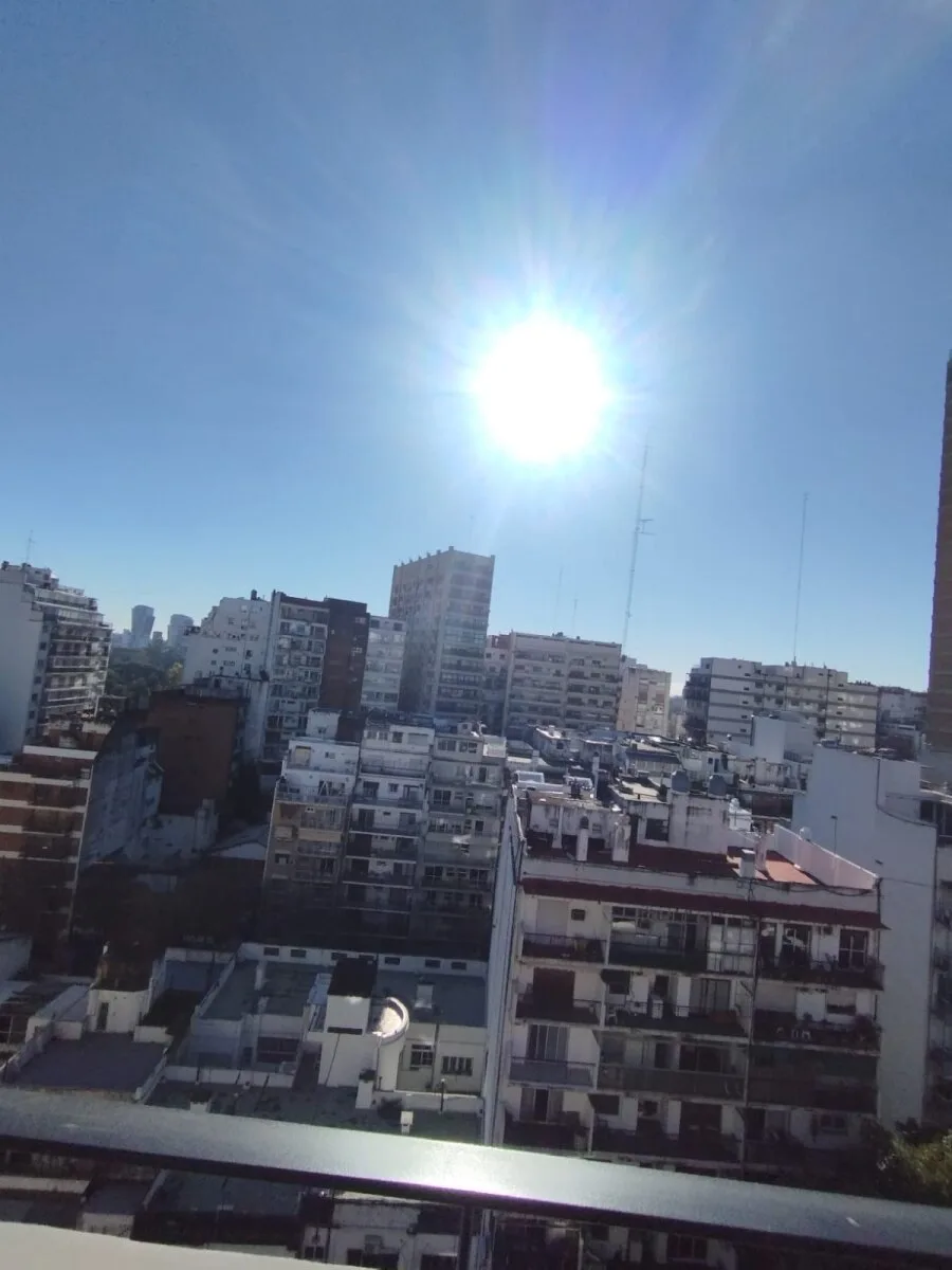 Belgrano 2 ambientes con 2 balcónes terrazas foto 3
