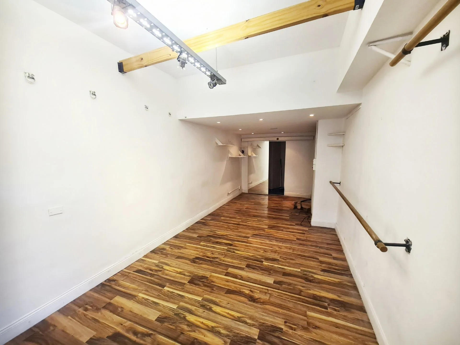 VENTA DE LOCAL COMERCIAL EN ALMAGRO foto 5