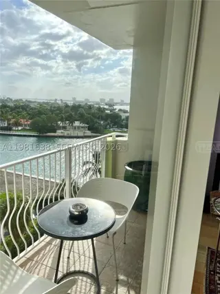 10350 W Bay Harbor Dr #7N 10300 foto 3
