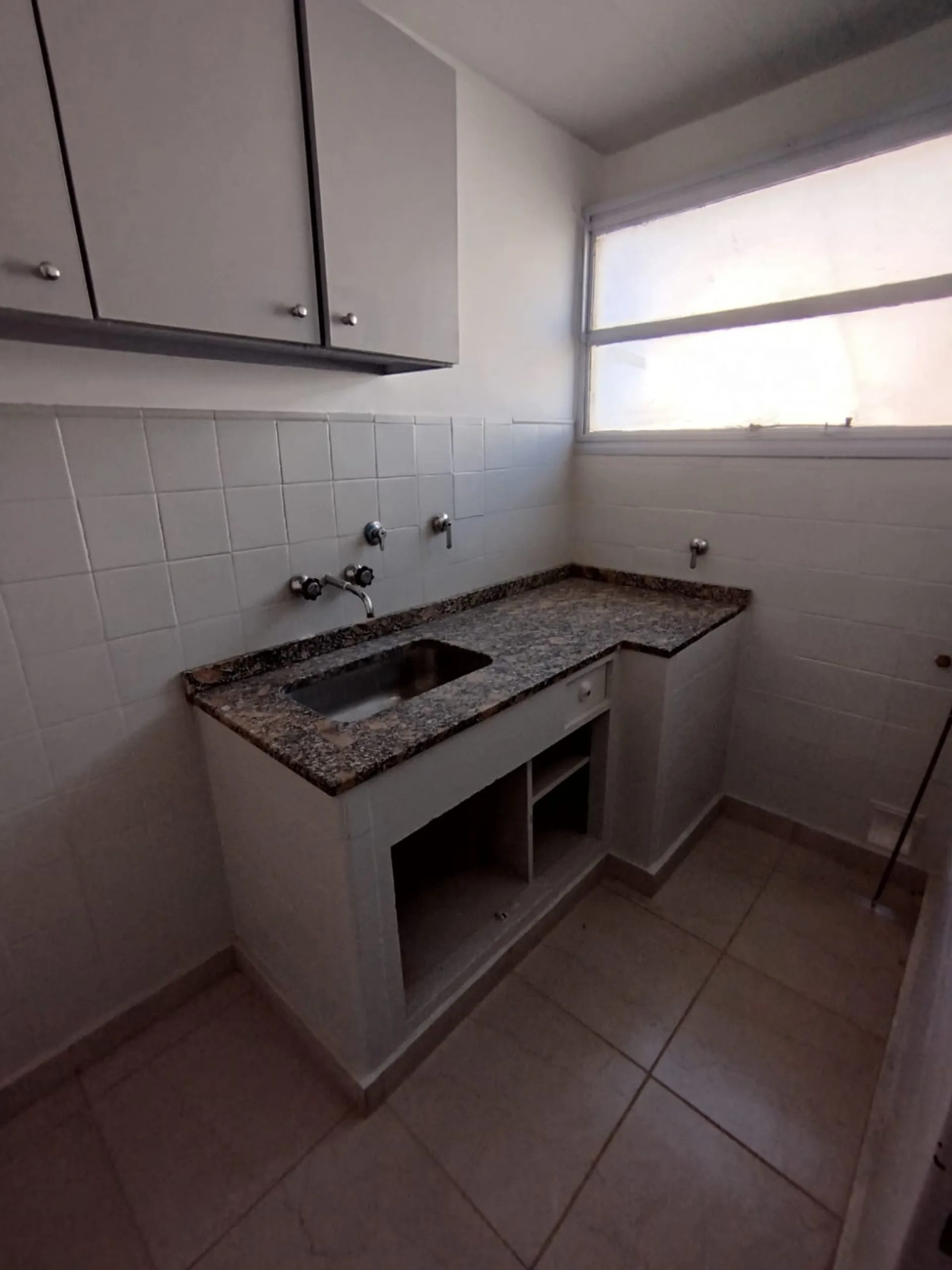 Dpto renovado amplias dimensiones 3 Dorm. foto 2